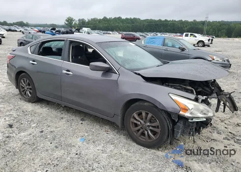 2015 Nissan Altima 2.5 z USA, uszkodzony, nr VIN 1N4AL3AP4FN916223